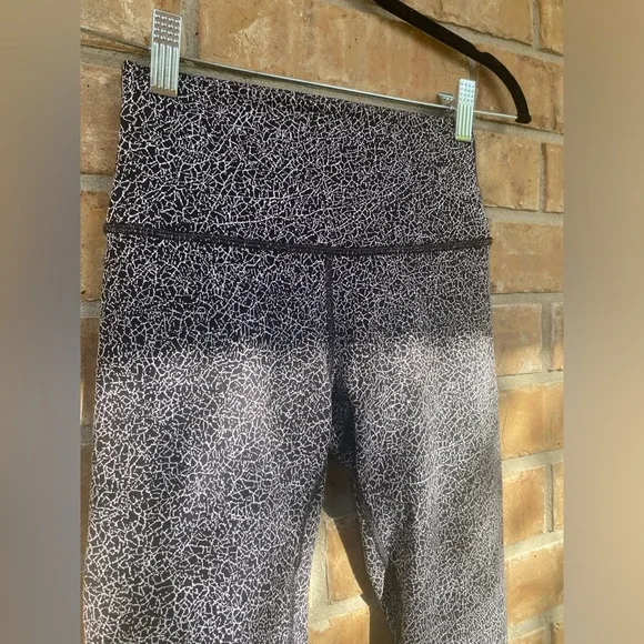 Lululemon Wunder Under Hi-Rise Tight 17" Crackle Jaquard Black White Size 4 - Picture 5 of 8